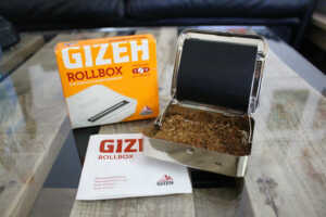 GIZEH Rollbox Drehmaschine Liferumfang Box offen